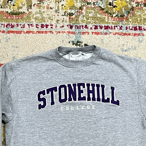 Stonehill College Seahawks Champion NCAA Crewneck Jumper Stitched Sweatshirt - Picture 4 of 5